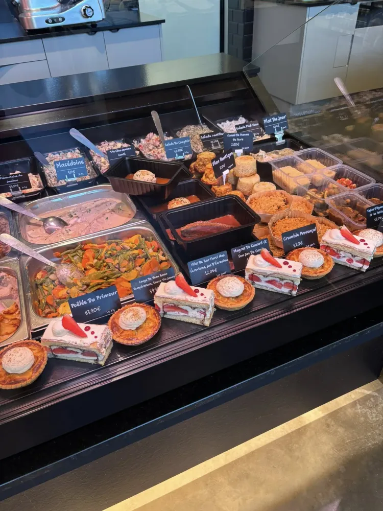Buffet près de Dompierre-les-Ormes